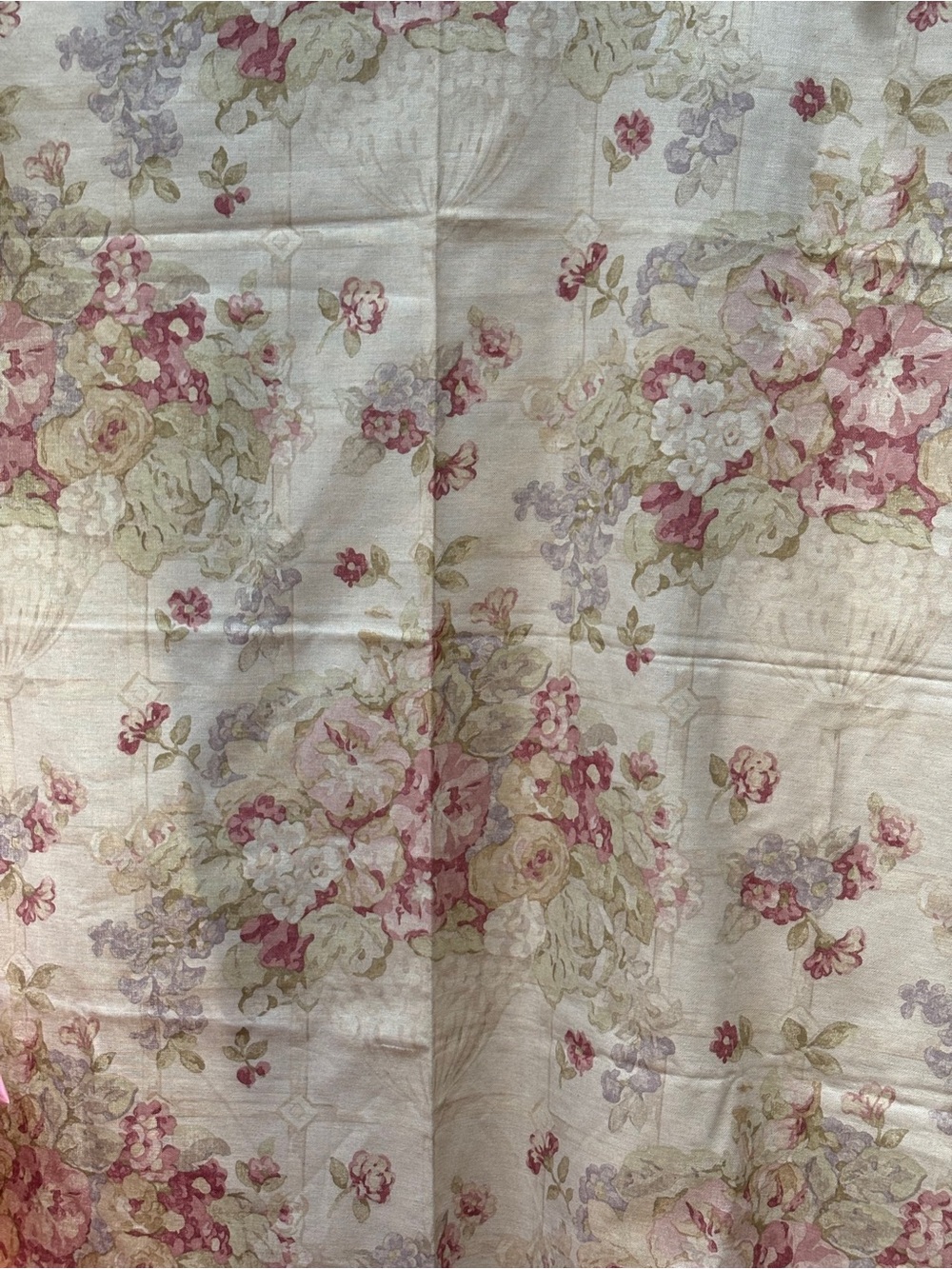 Vintage Kravet Running Rose cotton fabric 
1 1/4 yds